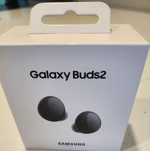 Samsung - Brand new earbuds
